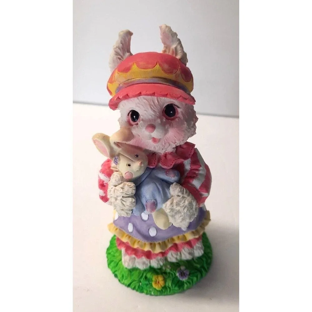 Vintage Easter Jubilee Bunny Family Figurine Set 3 Piece Resin Garden Decor Box
